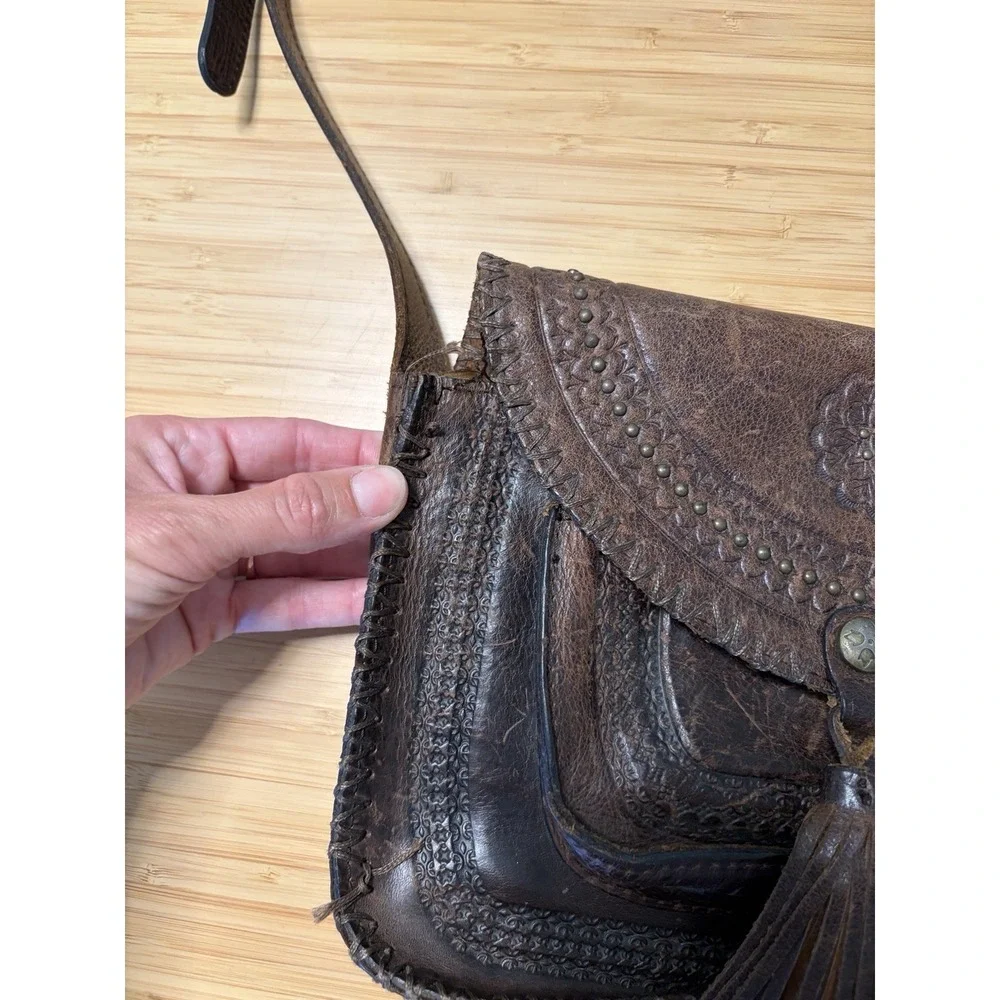 Patricia Nash Beaumont Crossbody Bag Brown Tooled Embossed Leather W/Tassel